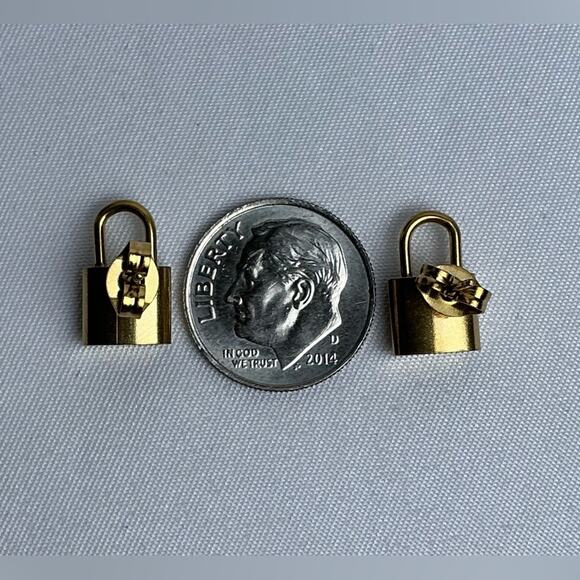 Louis Vuitton Small Lock Earrings Gold - Picture 7 of 7